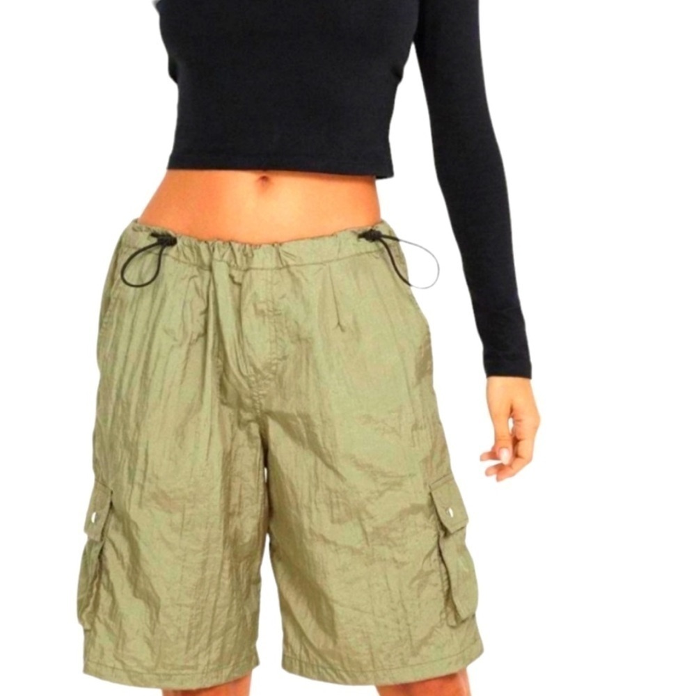 🔥Motelrocks,sTenchi Shorts in Metallic Green,Cargo,Front& Back Pockets,Size XS - Picture 1 of 9